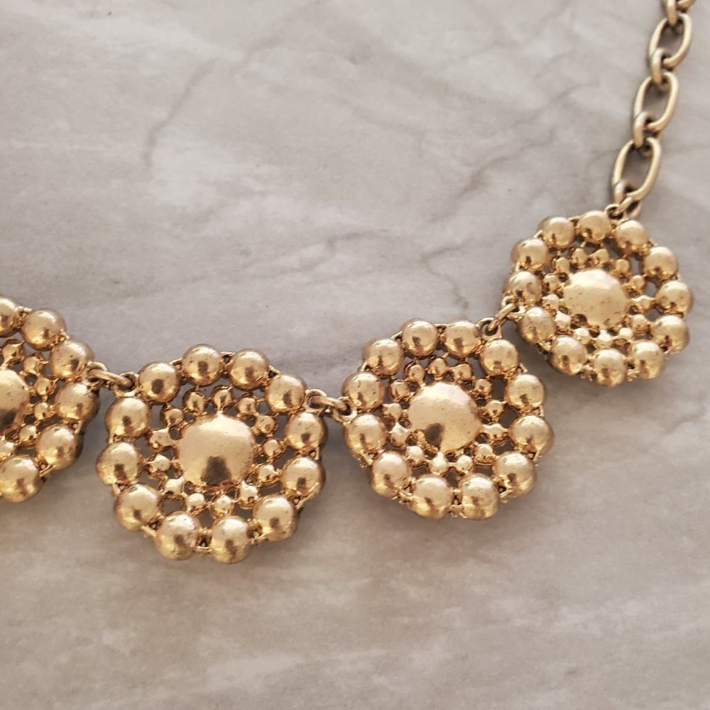 ✨ J.Crew Classic Rhinestones Pave Crystal Medallion Statement Necklace ✨ - Picture 13 of 16